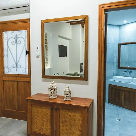 Aesthisis Sensational Archangelos Apartment *