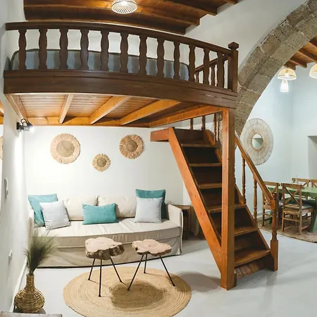 Aesthisis Sensational Archangelos Apartment